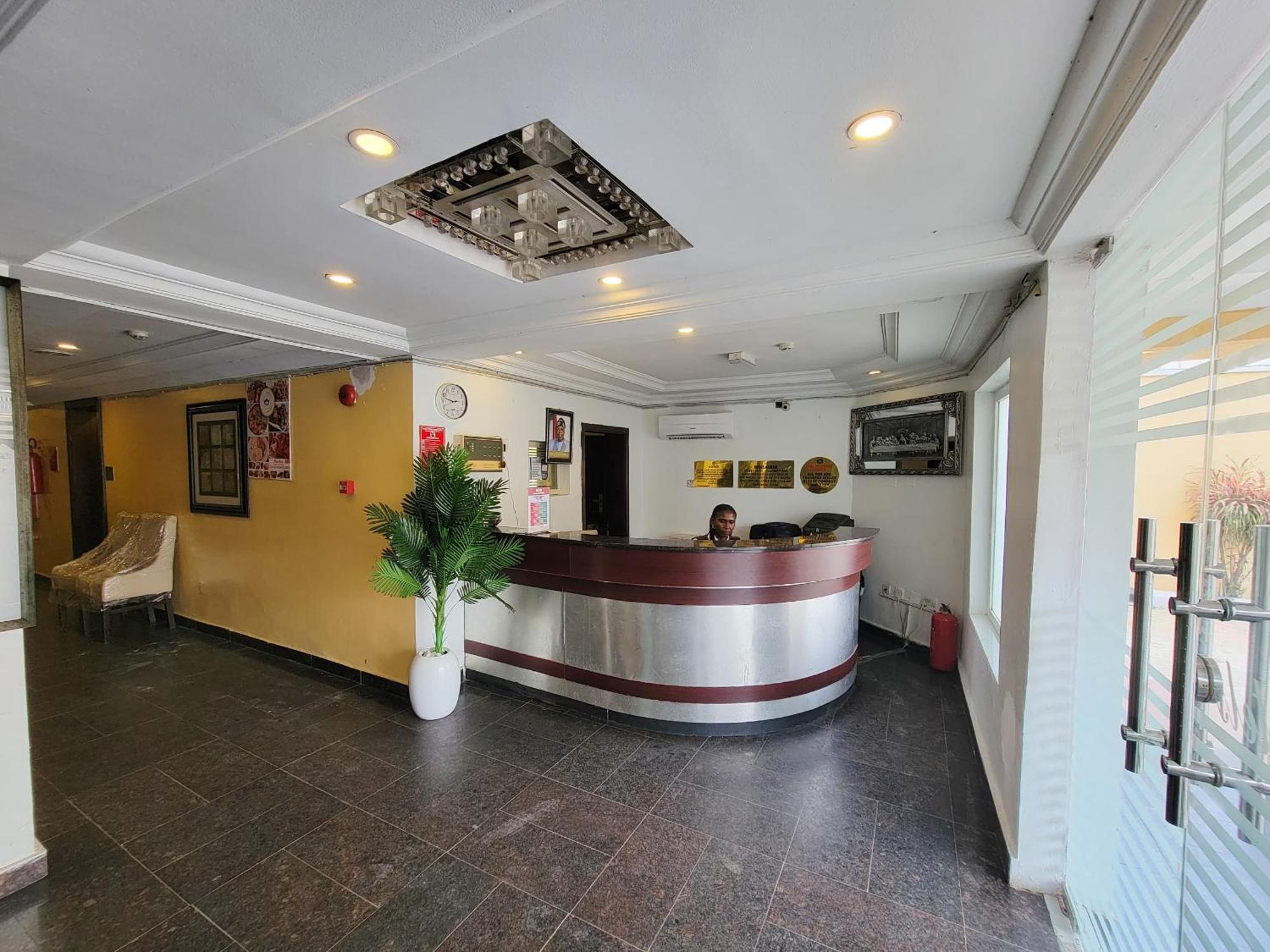 Presken K-One Hotel Ikeja Exterior photo